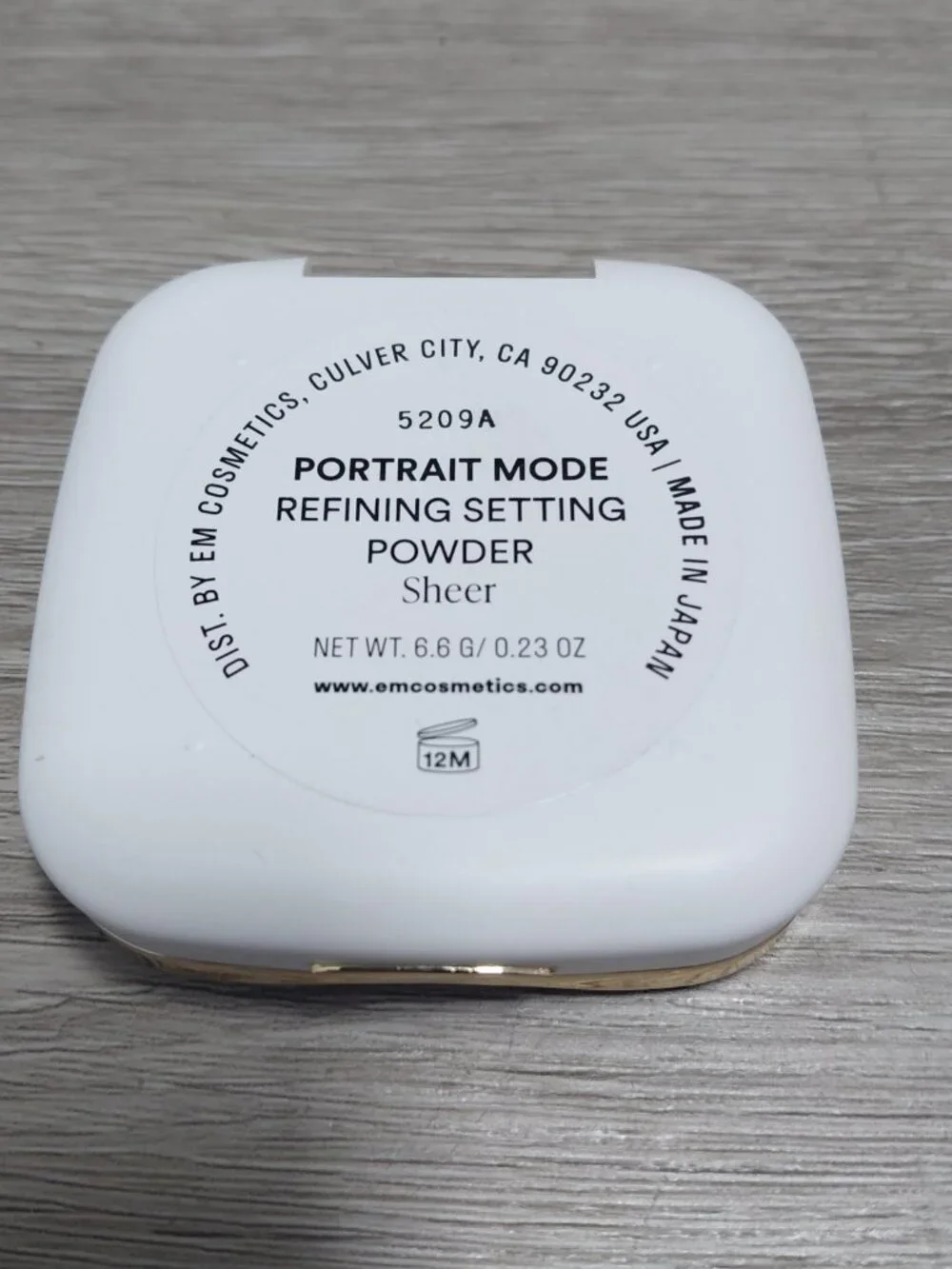 EM Cosmetics Portrait Mode Refining Setting Powder Sheer - Picture 5 of 5